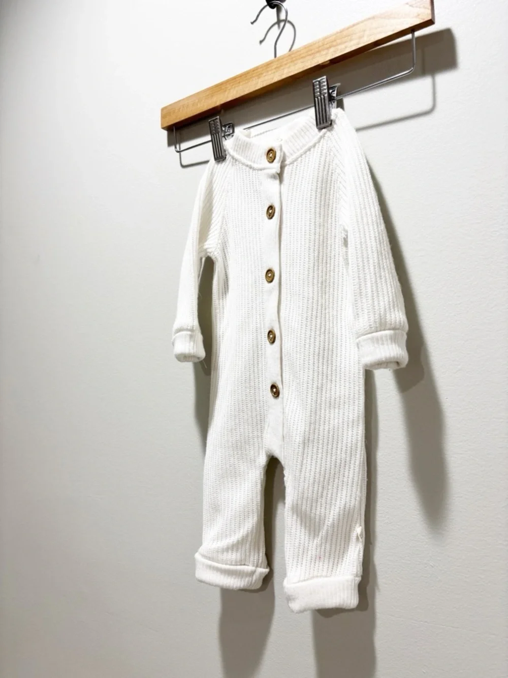 SNUG Classic White Knit One-Piece Romper with Button Front Sz 3-6 M